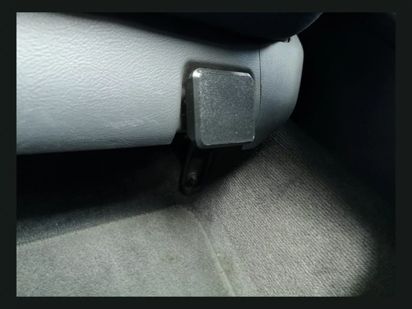 №132 Накладка ручки сиденья Mercedes ML W163