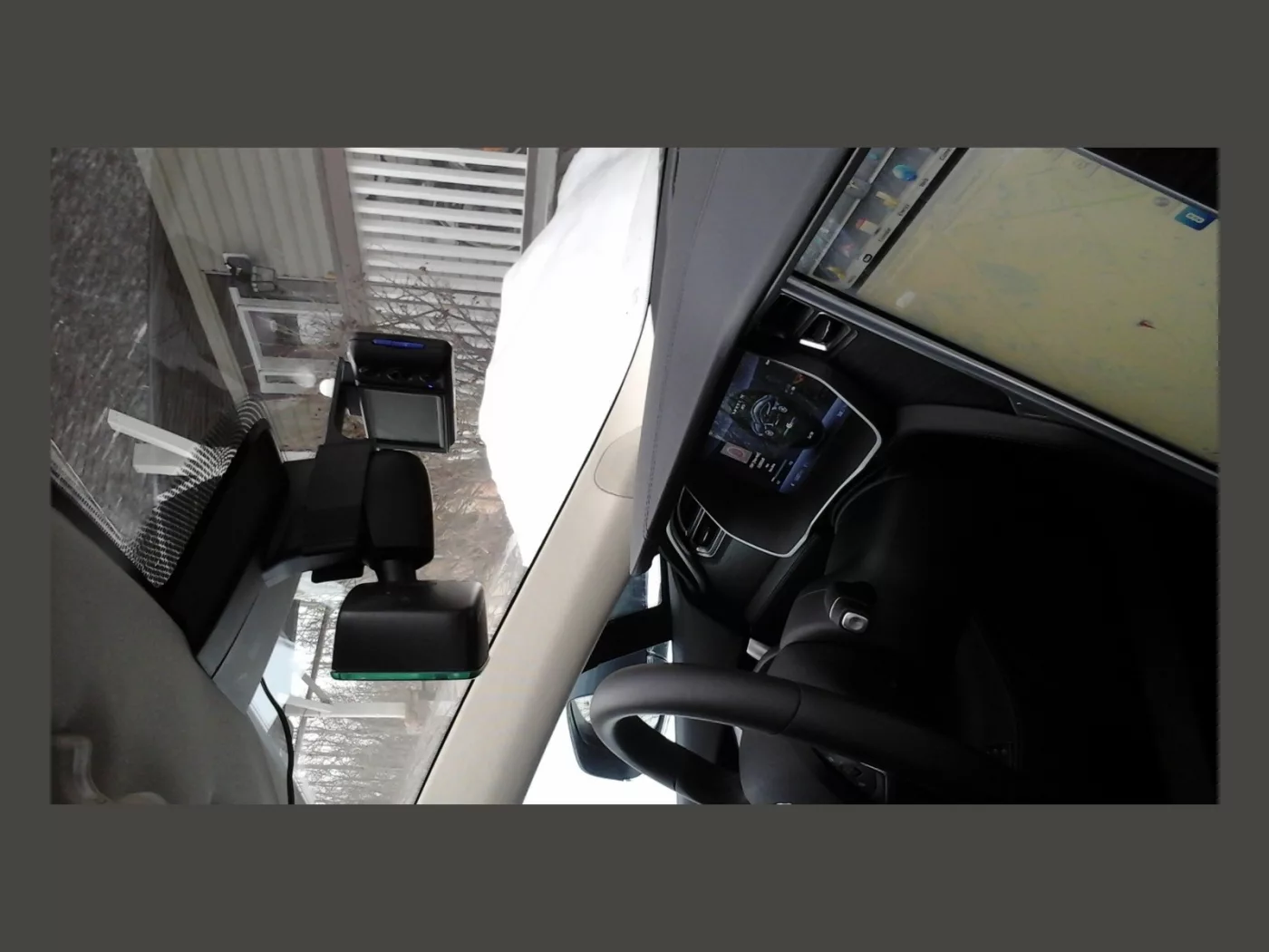 №22 Крепление видеорегистратора Tesla Model S