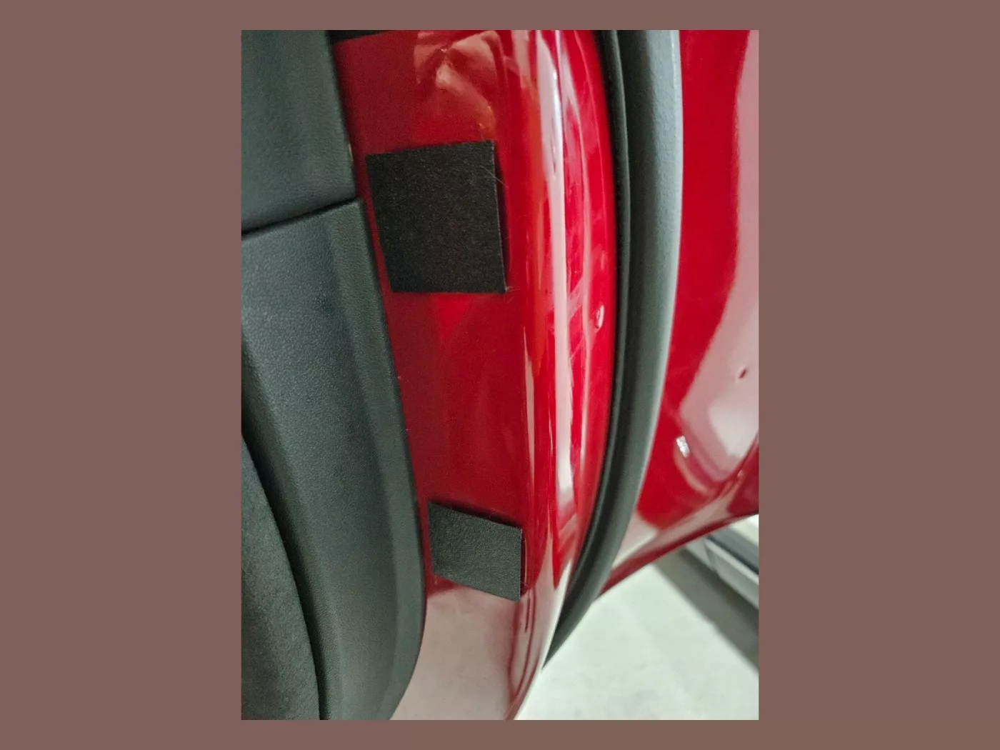 №81 Накладка уплотнителя дверной рамки Tesla Model Y