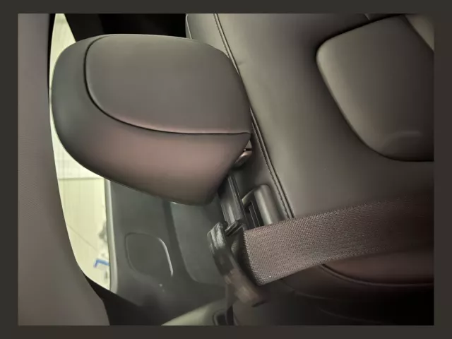 №103 Направляющая заднего ремня безопасности Tesla Model Y