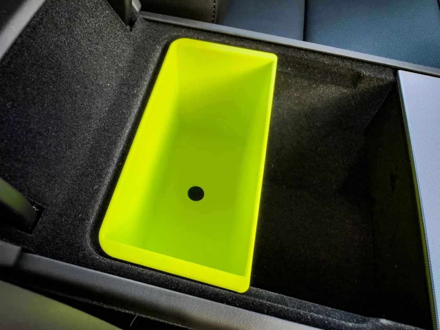 №244 Подстаканник для подлокотника Tesla Model Y/3 (Juniper/Highland)