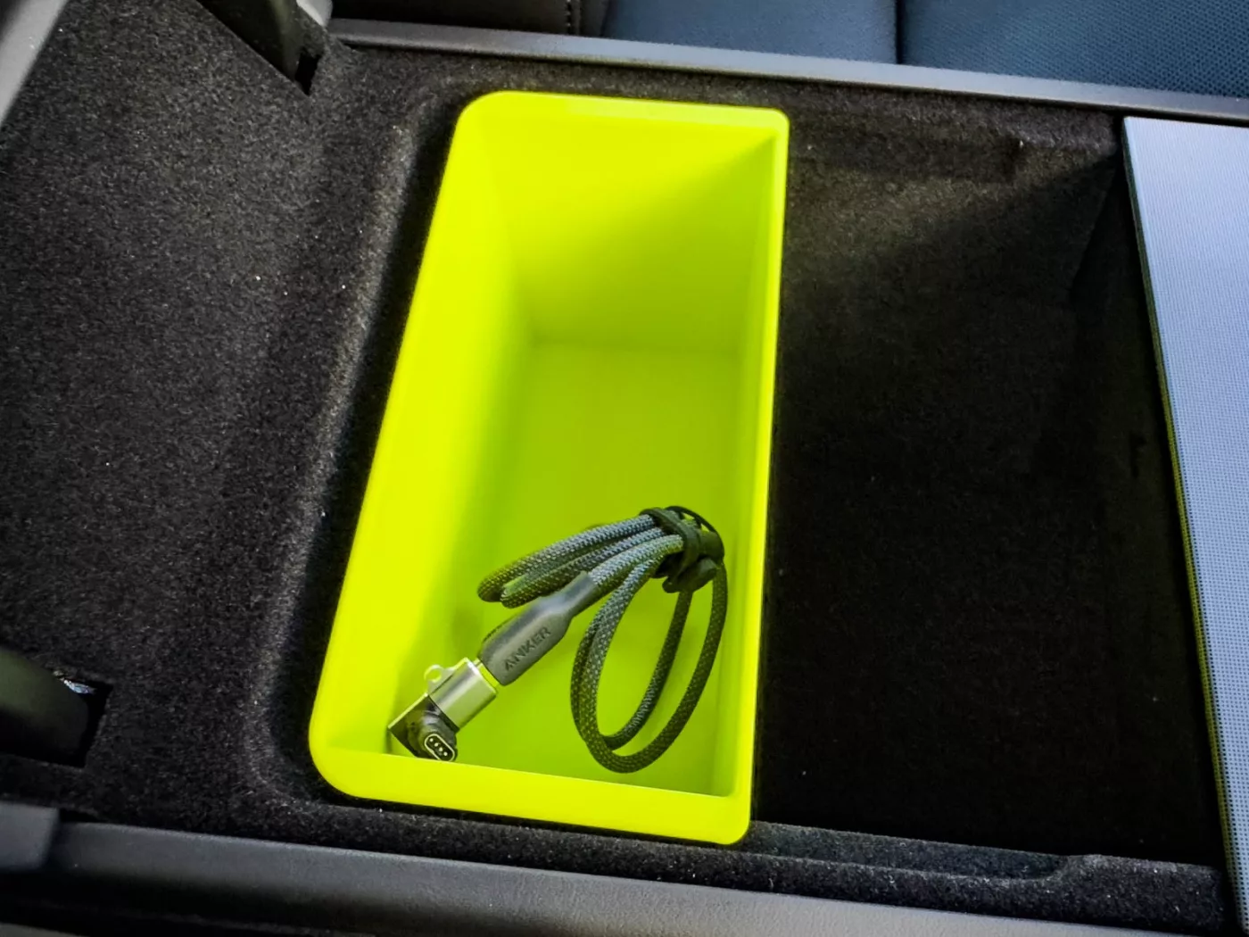 №244 Подстаканник для подлокотника Tesla Model Y/3 (Juniper/Highland)