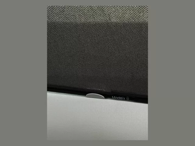 №101 Клипса солнцезащитной шторки крыши Tesla Model Y / 3