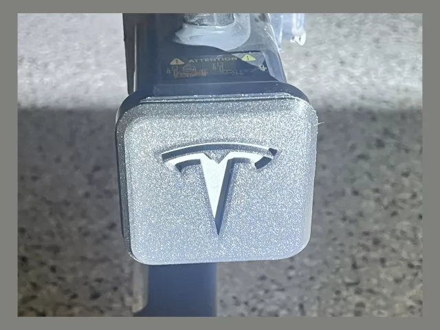 №112 Заглушка отверстия фаркопа Tesla Model X