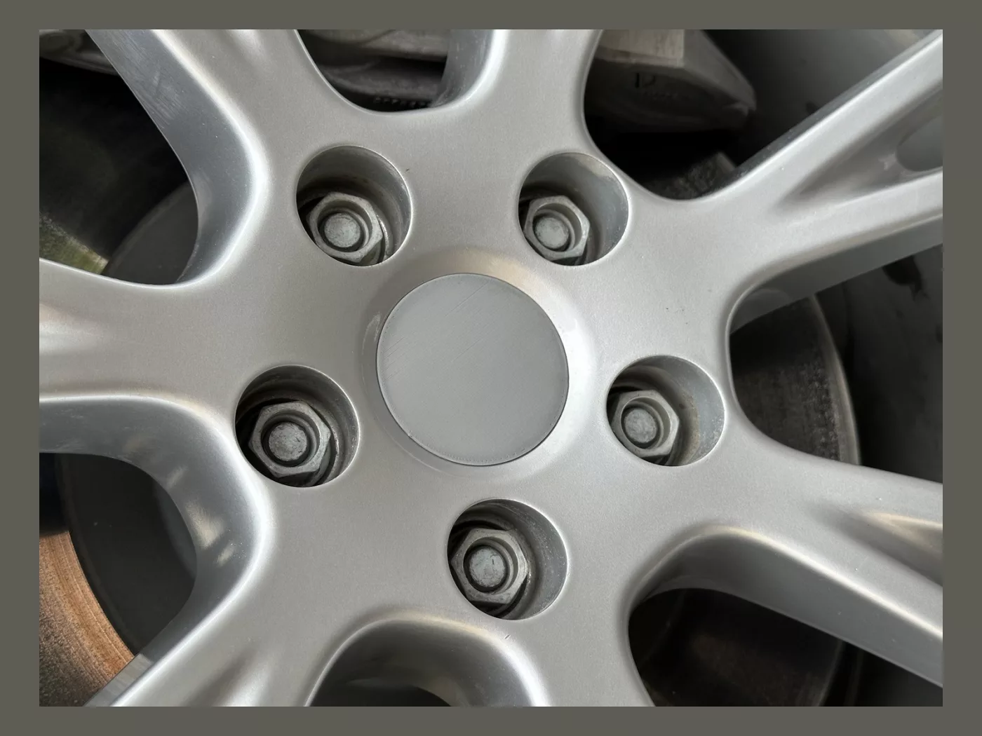 №106 Центральный колпачок диска Tesla Model Y Gemini