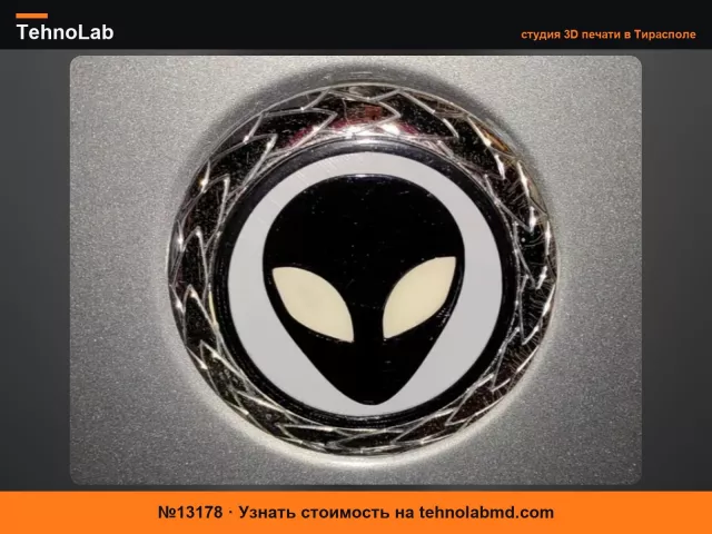 №13178 Эмблема Fiat Punto Голова пришельца НЛО UAP 72mm