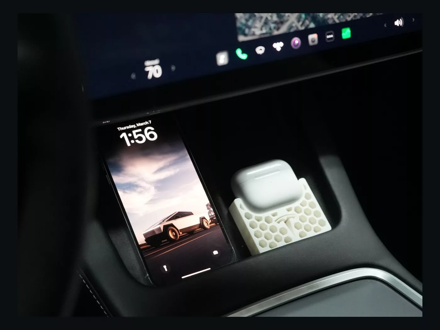 №210 Держатель беспроводной зарядки AirPods Pro Tesla